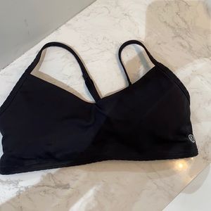 Black lululemon sports bra